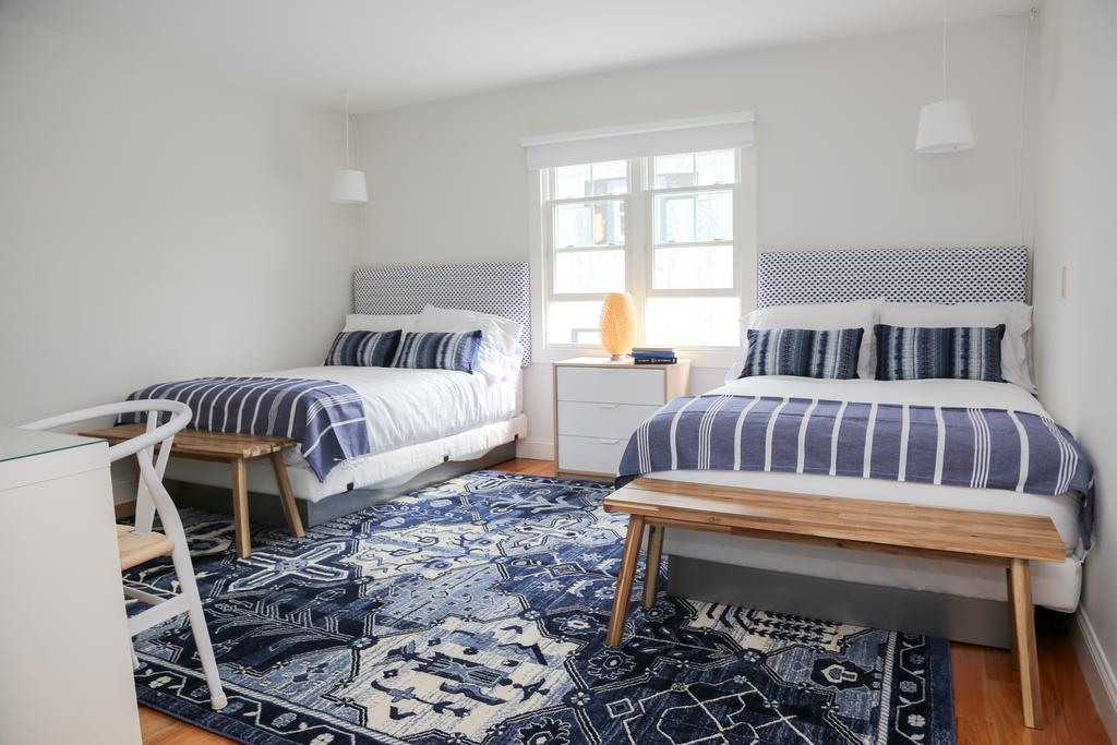 The Sea Breeze Inn Мидлтаун Экстерьер фото