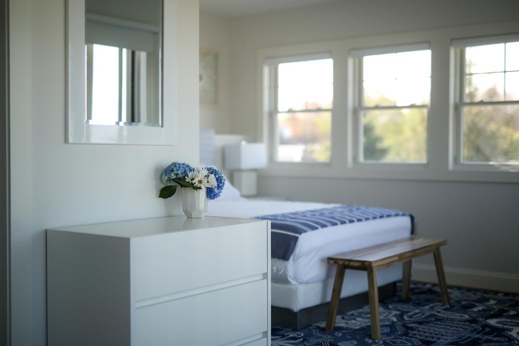 The Sea Breeze Inn Мидлтаун Экстерьер фото
