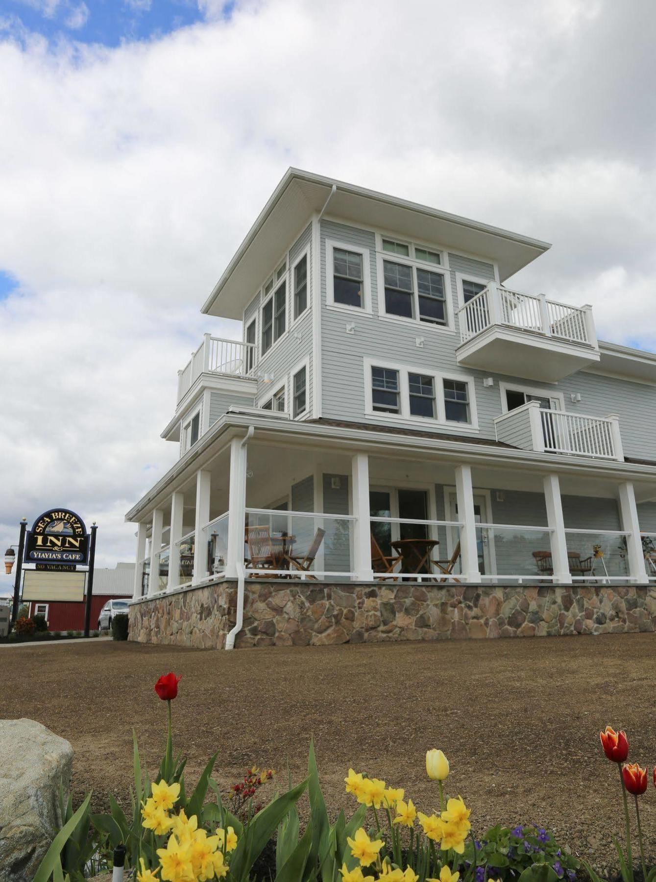 The Sea Breeze Inn Мидлтаун Экстерьер фото